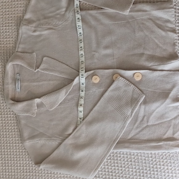 Sweater - Picture 2 of 3